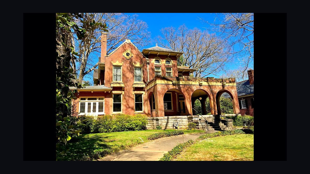 Top 10 Waterfront Estates in Atlanta in 2027 — figure 3