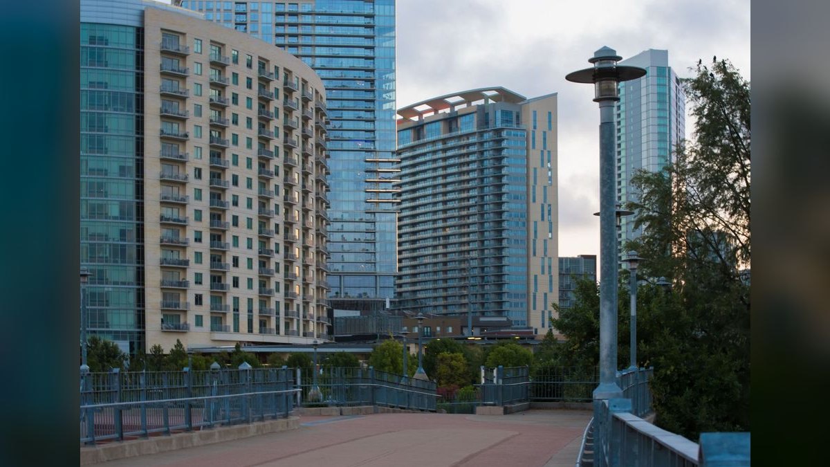 Top 10 Waterfront Estates in Austin — figure 6