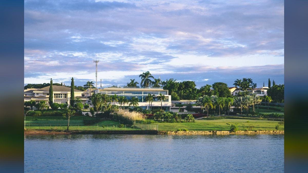 Top 10 Waterfront Estates in Phoenix — figure 5