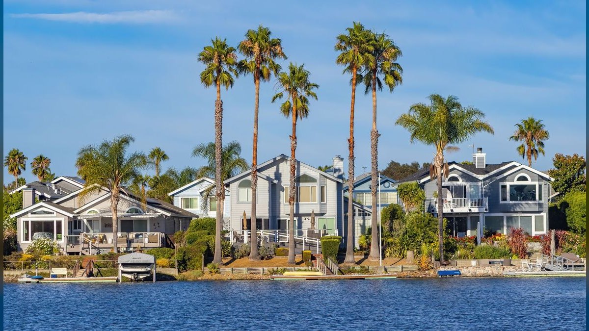 Top 10 Waterfront Estates in Phoenix — figure 6