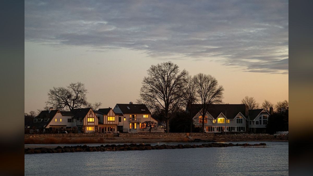 Top 10 Waterfront Estates in Denver — figure 4