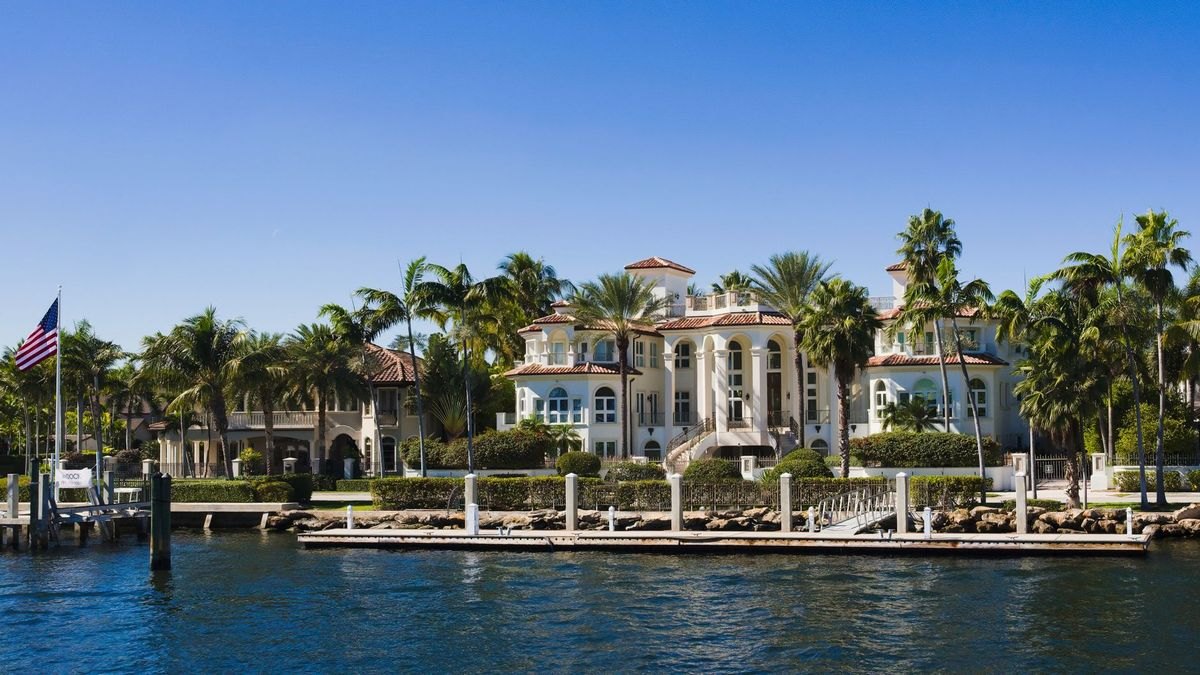 Top 10 Waterfront Estates in Charlotte — figure 5