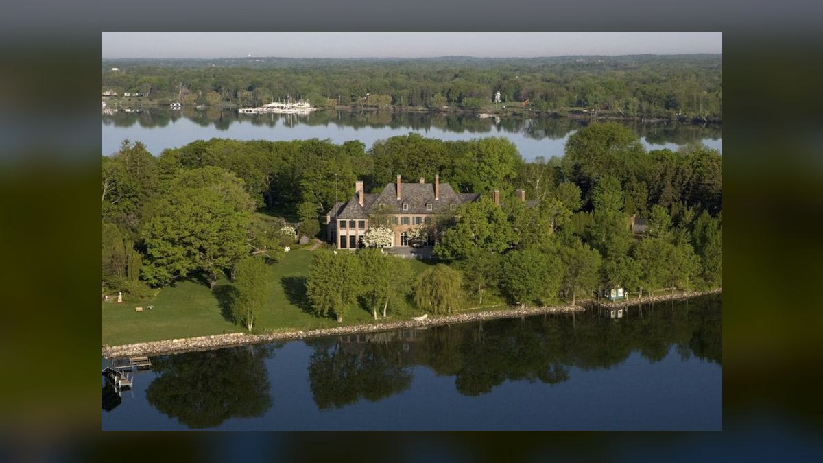 Top 10 Waterfront Estates vs. Lake Communities in 2027 — figure 6