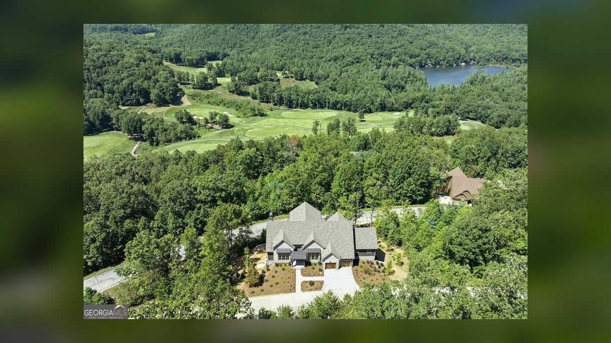 Top 10 Waterfront Estates vs. Lake Communities in 2027 — figure 8