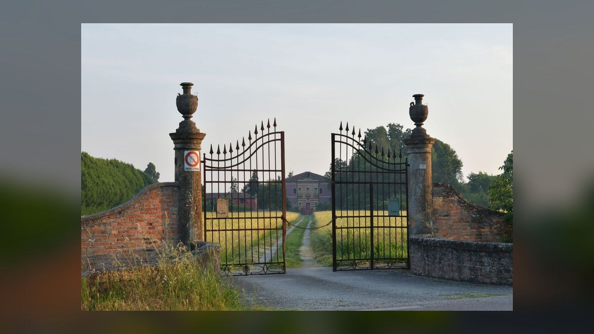Gated Community vs. Country Club: Which Luxury Option Is Right for You in 2027 — figure 10