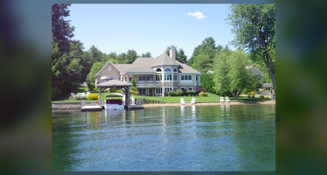 Top 10 Waterfront Estates in Naples vs. Top 10 Gated Communities in Naples in 2027