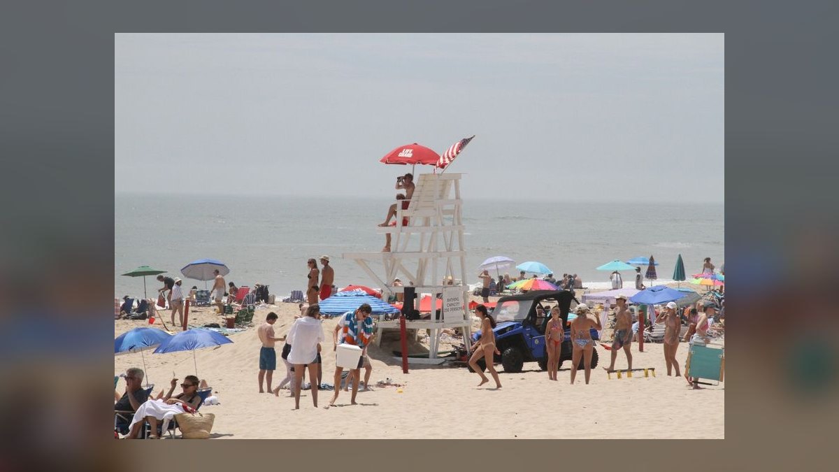 Top 10 Beach Towns in Florida vs. The Hamptons in 2027 — figure 2
