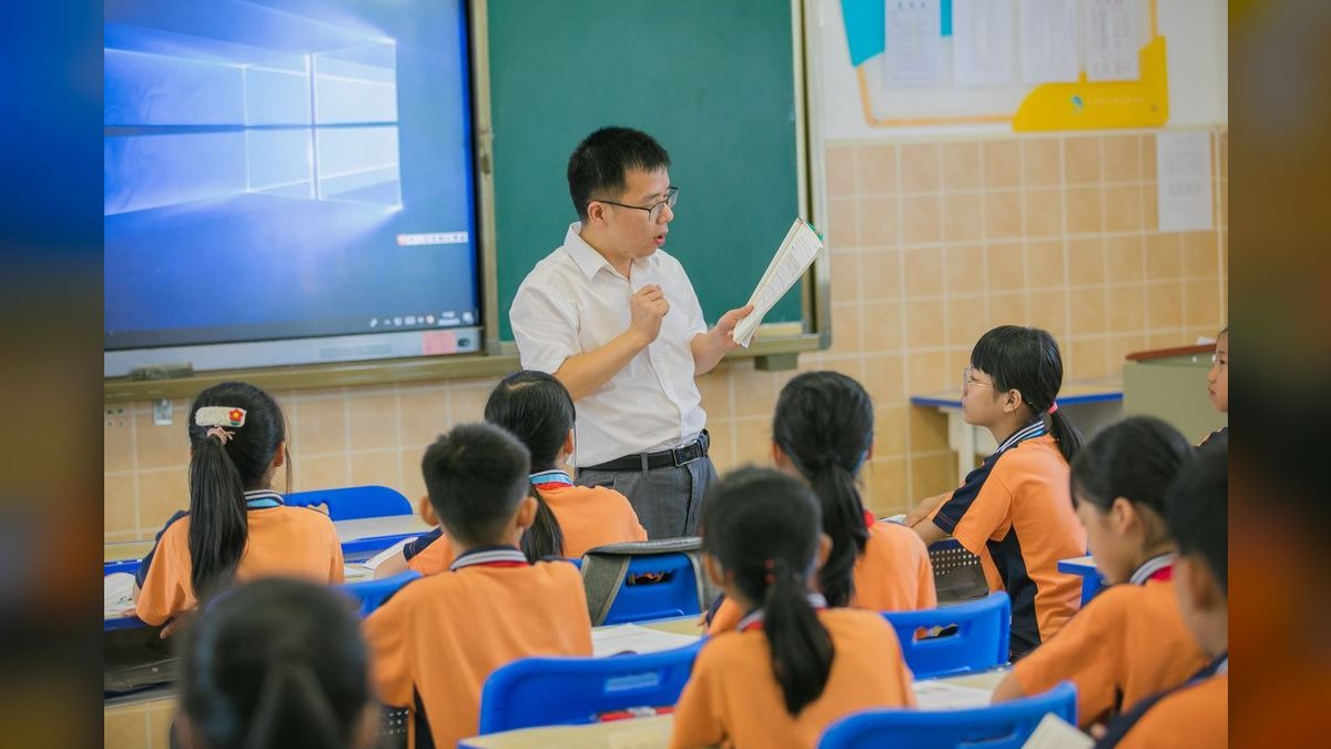 How do you train teachers on new classroom software to ensure consistent usage across grade levels?
