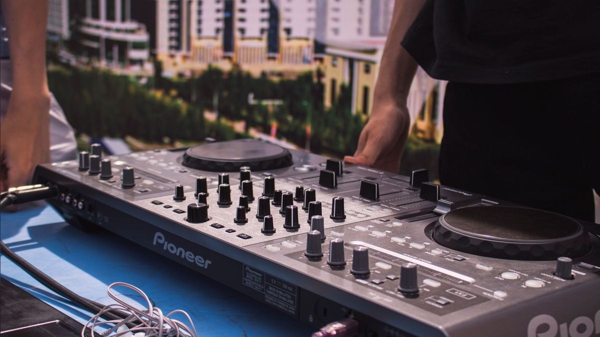 The 10 Best EDM and Electronic Music Festivals in 2027 — figure 6
