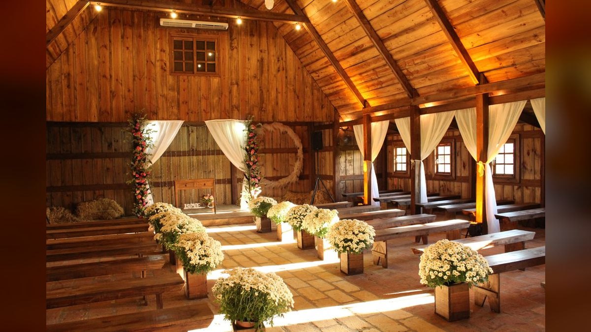 The 10 Best Barn Wedding Venues in the United States in 2027 — figure 2