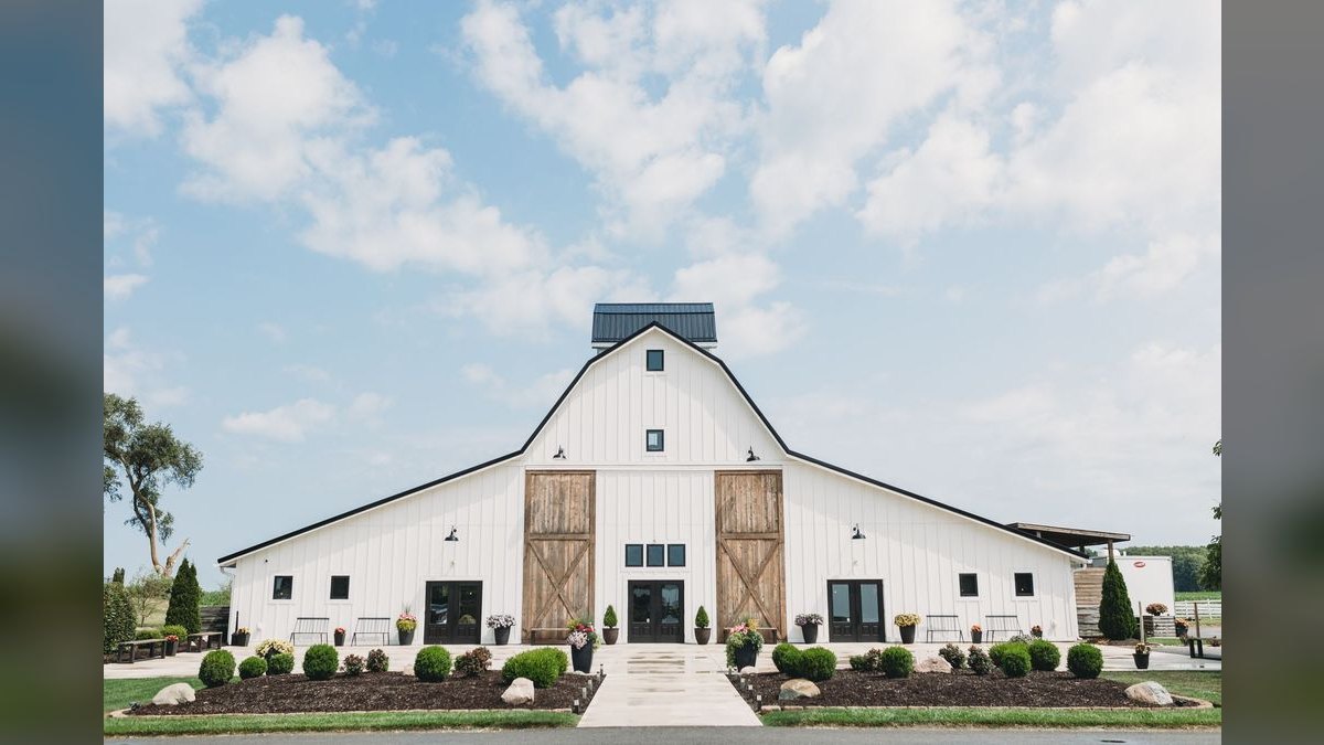 The 10 Best Barn Wedding Venues in the United States in 2027 — figure 3