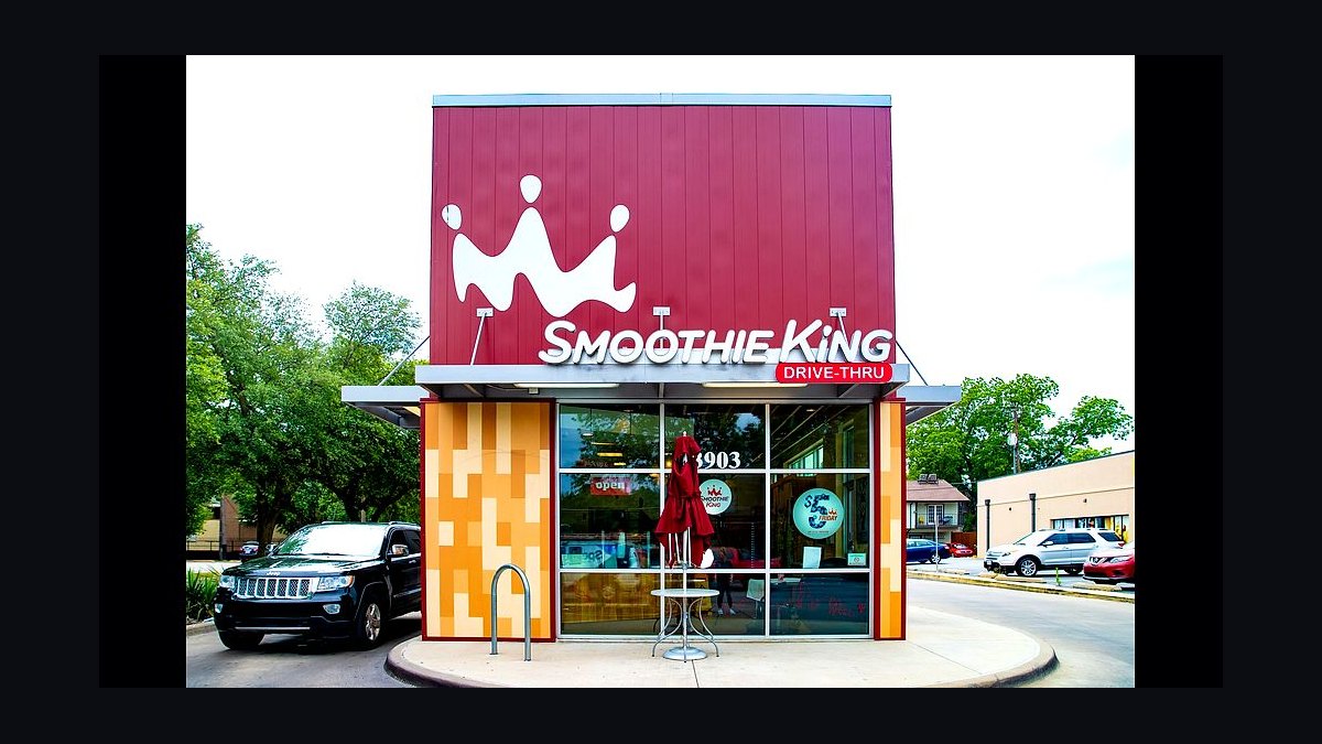 Should I open or buy a Smoothie King franchise in 2027?