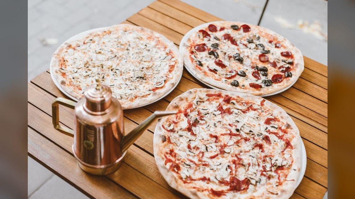Should I open or buy a Marco's Pizza franchise in 2027?