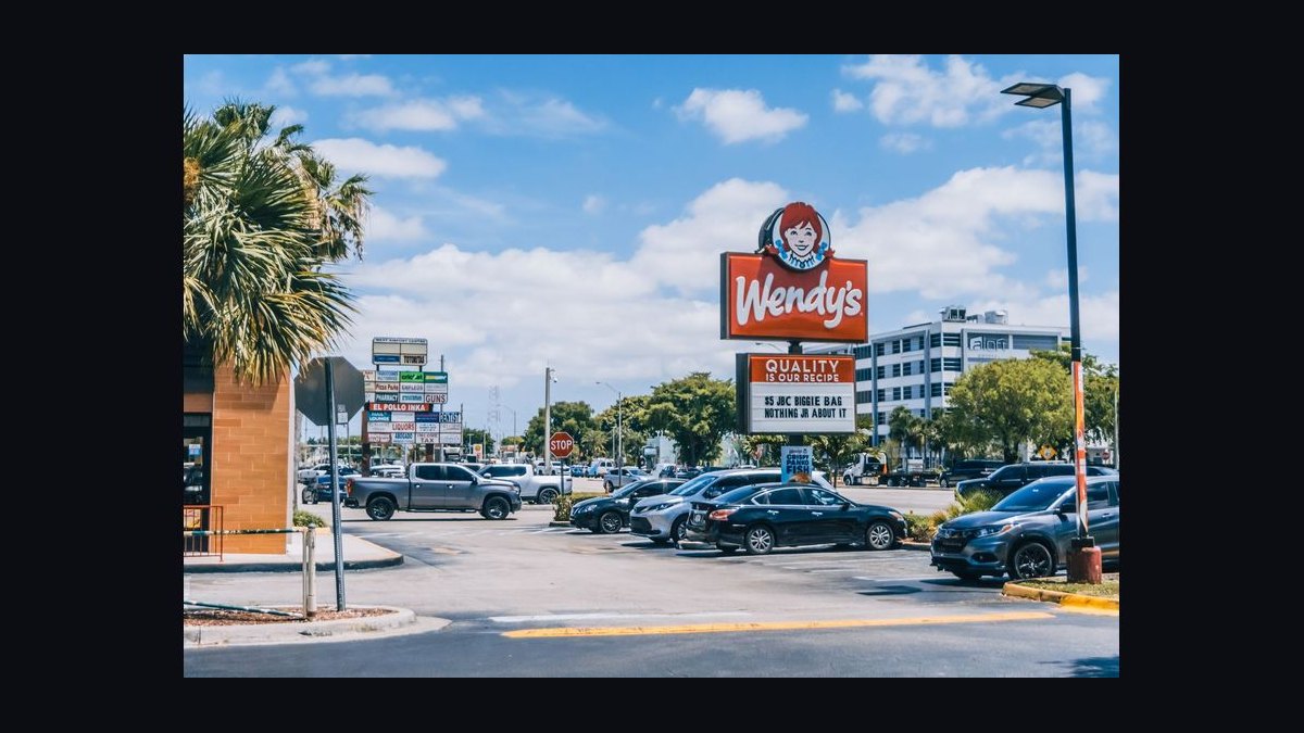 Should I open or buy a Wendy's franchise in 2027 — figure 3
