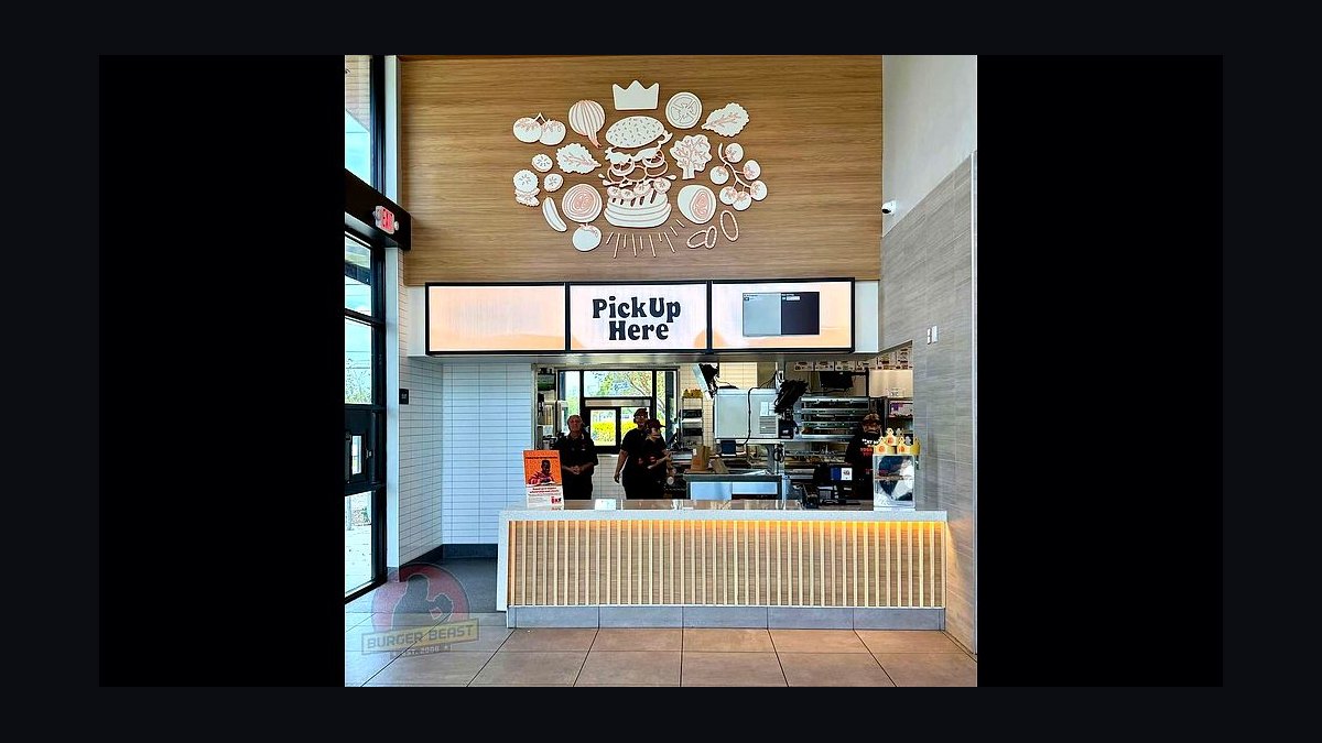 Should I open or buy a Wendy's franchise in 2027?