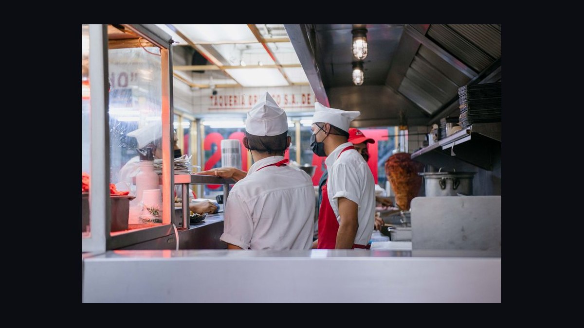 Should I open or buy a Chipotle franchise in 2027 — figure 3