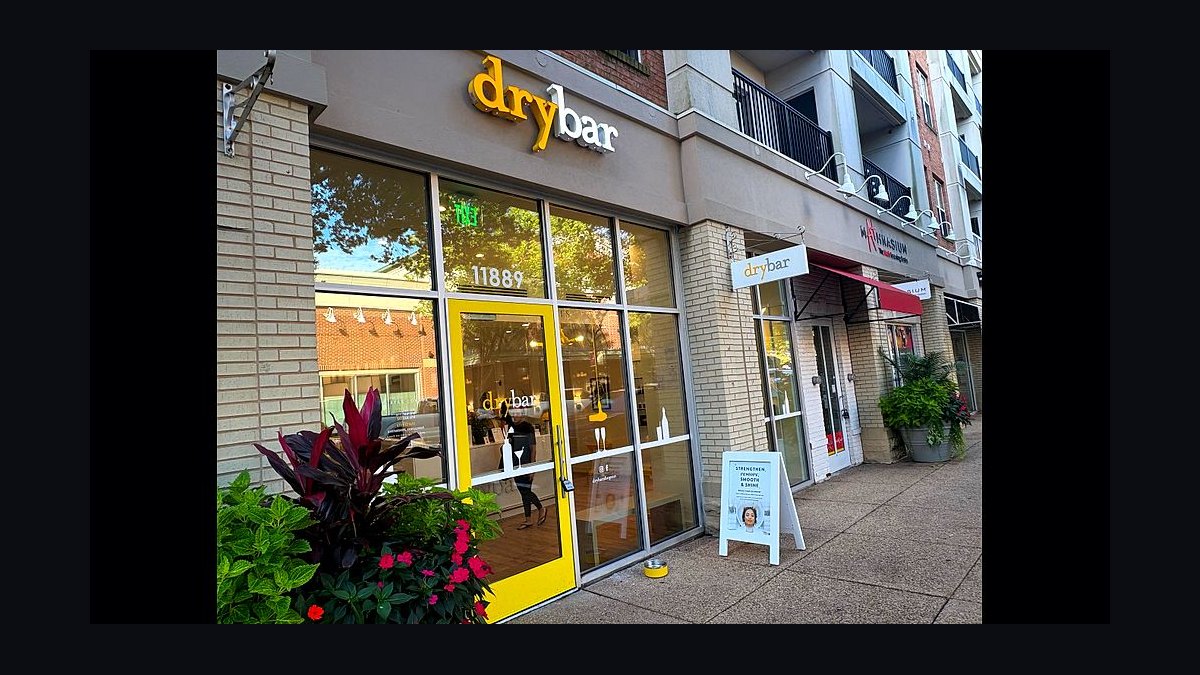 Should I open or buy a Drybar franchise in 2027?