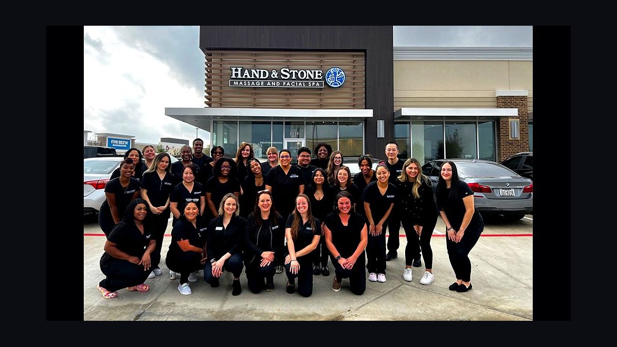 Should I open or buy a Hand and Stone Massage franchise in 2027 — figure 2