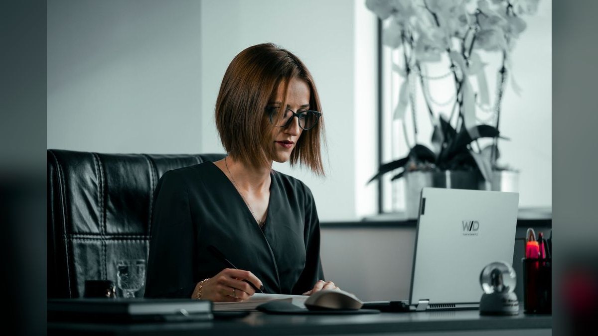 Should I open or buy an F45 Training franchise in 2027?