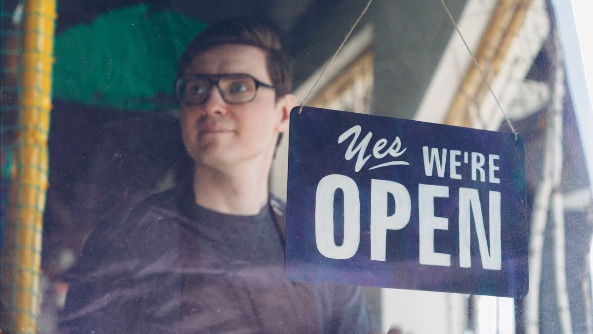 Should I open or buy a UPS Store franchise in 2027 — figure 3