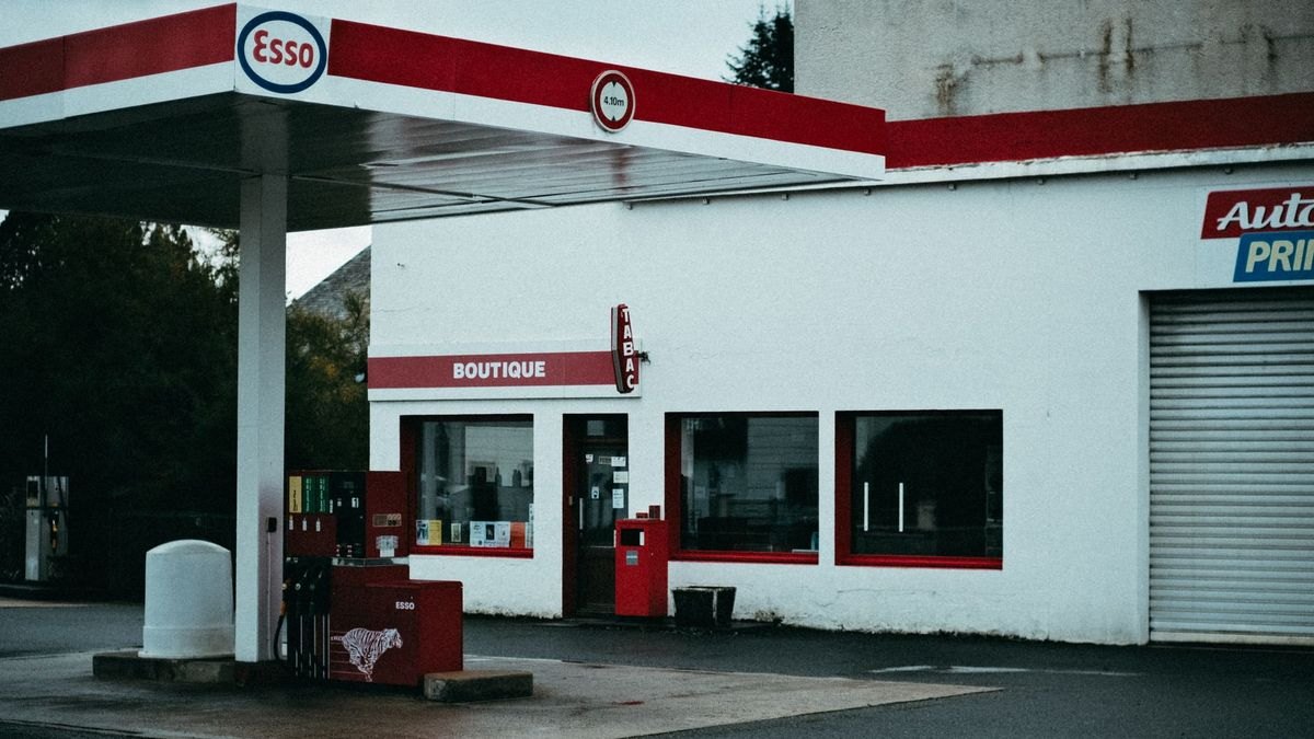 Should I open or buy a Valvoline Instant Oil Change franchise in 2027 — figure 5