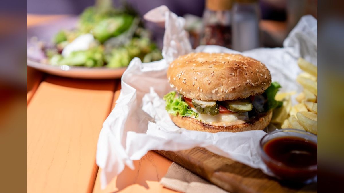 Should I open or buy a Whataburger franchise in 2027 — figure 6