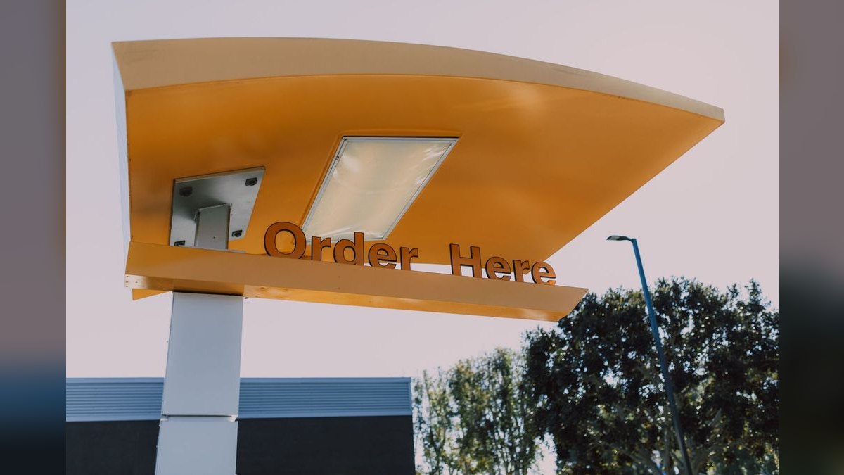 Should I open or buy a Whataburger franchise in 2027?