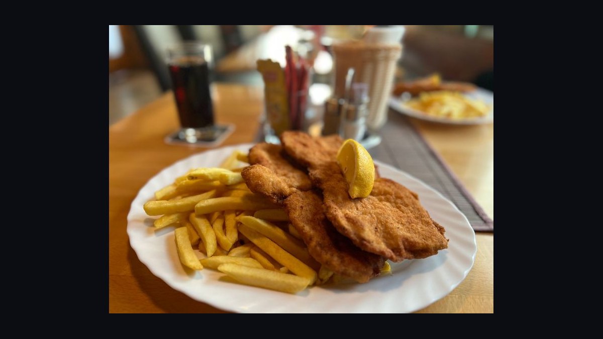 Should I open or buy a Wienerschnitzel franchise in 2027 — figure 7