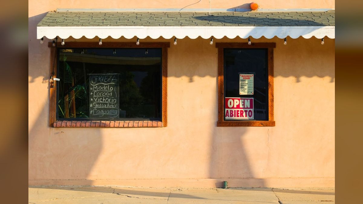 Should I open or buy a Pollo Loco franchise in 2027 — figure 1