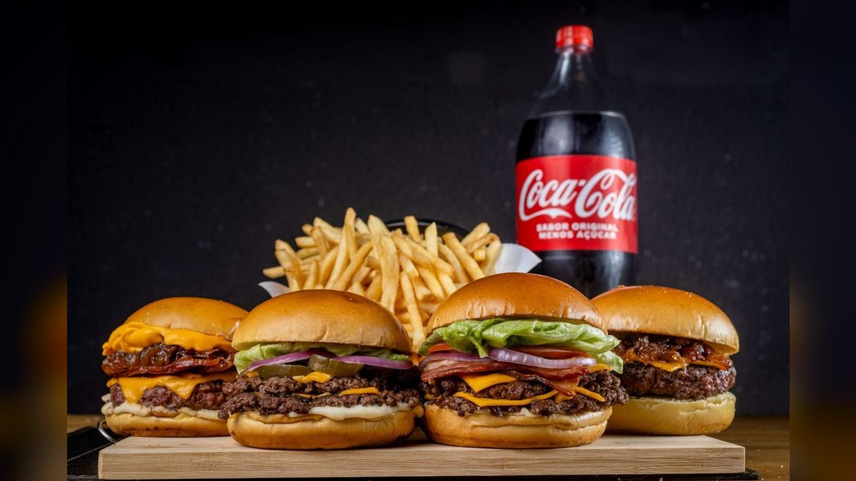 Should I open or buy a Carl's Jr franchise in 2027 — figure 1