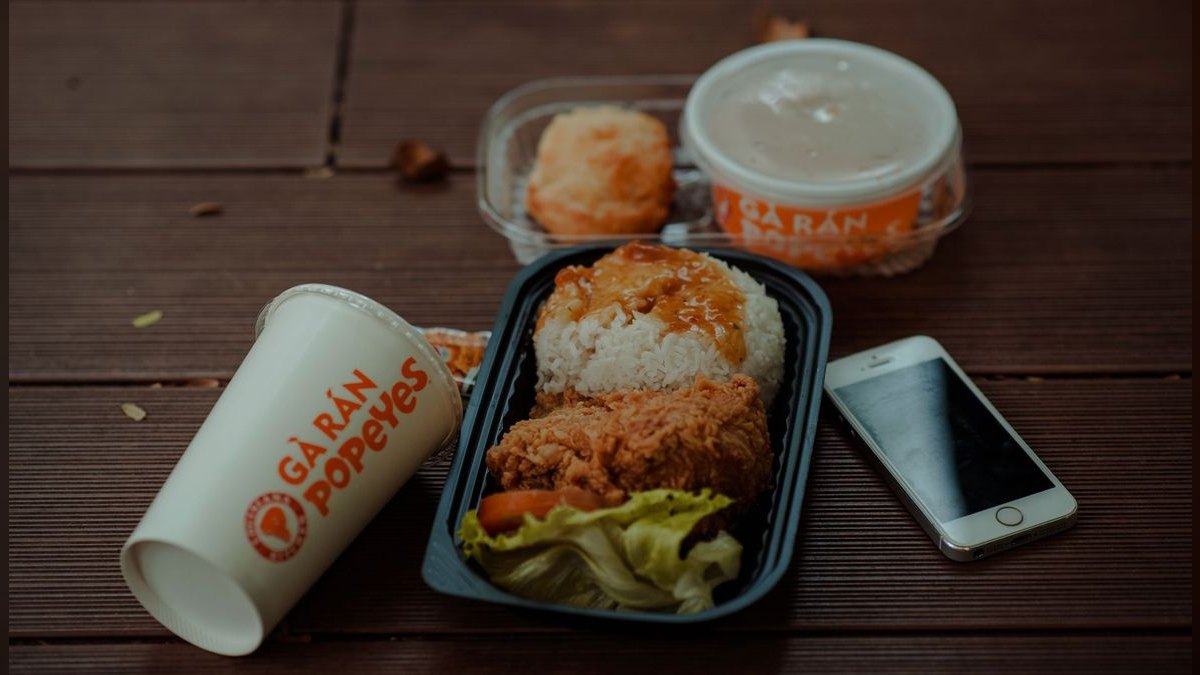 Should I open or buy a Popeyes franchise in 2027 — figure 1