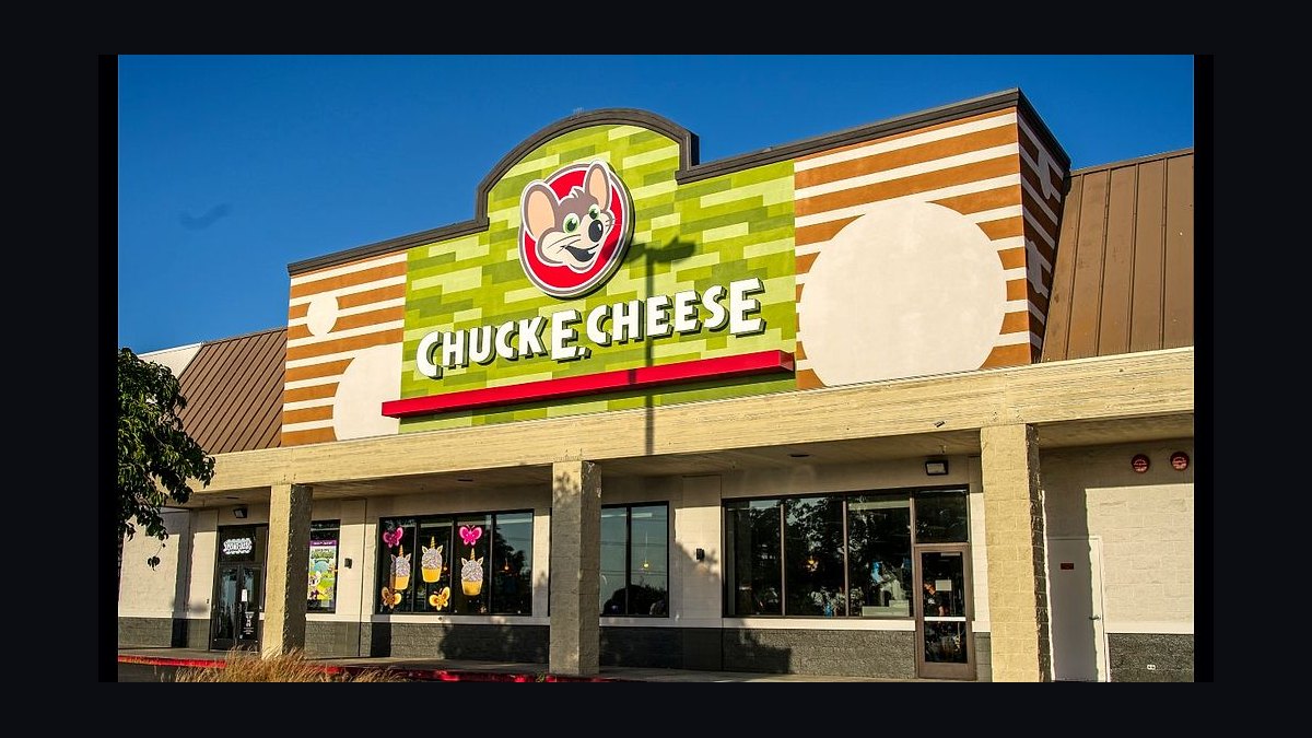 Should I open or buy a Chuck E Cheese franchise in 2027 — figure 2