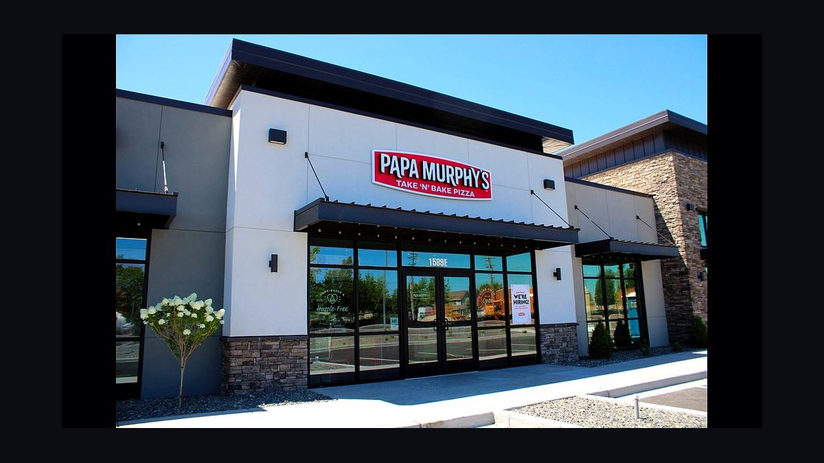 Should I open or buy a Papa Murphy's franchise in 2027?