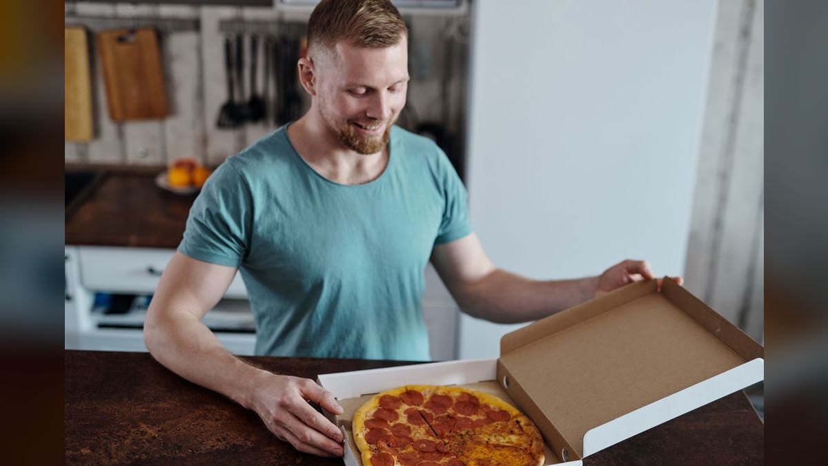 Should I open or buy a Hungry Howie's franchise in 2027 — figure 4