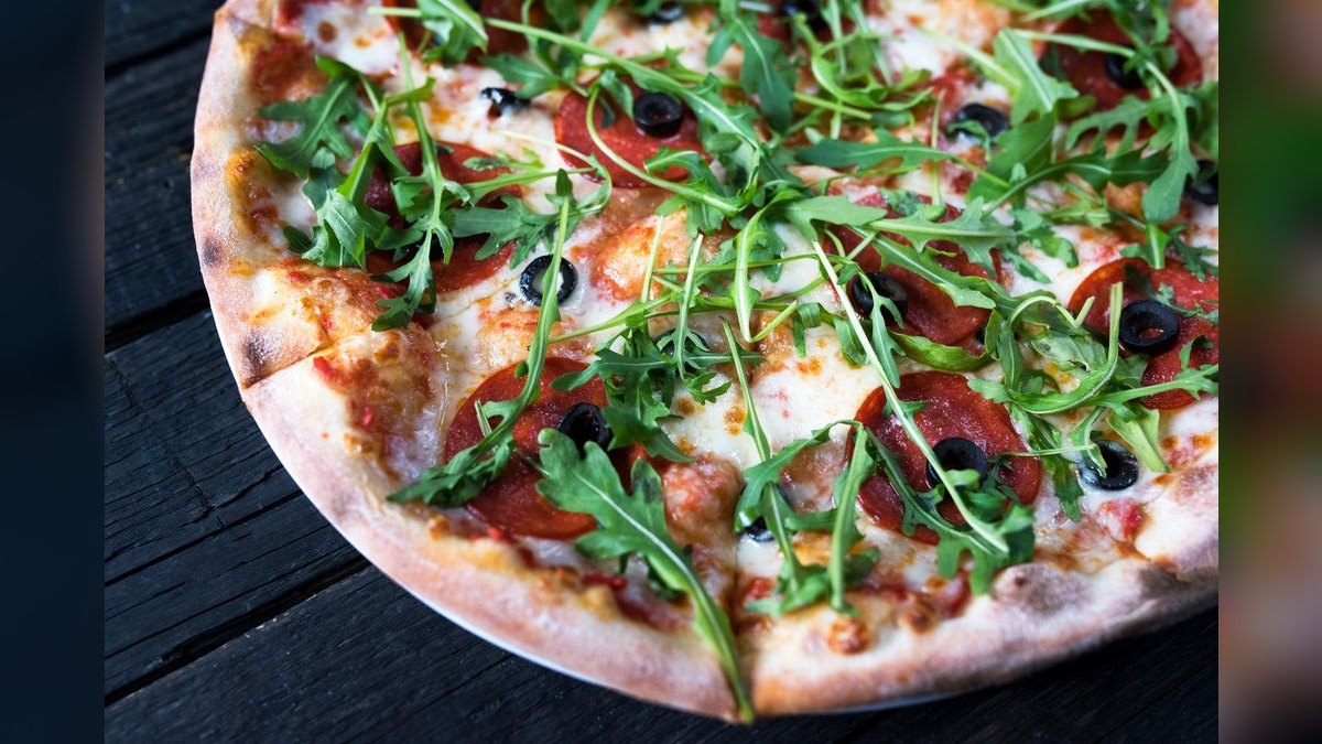 Should I open or buy a Blaze Pizza franchise in 2027 — figure 1
