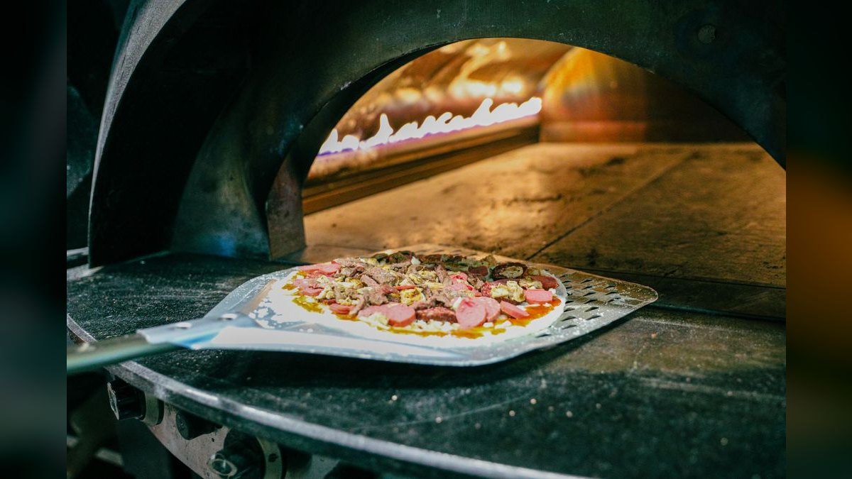 Should I open or buy a Blaze Pizza franchise in 2027 — figure 3