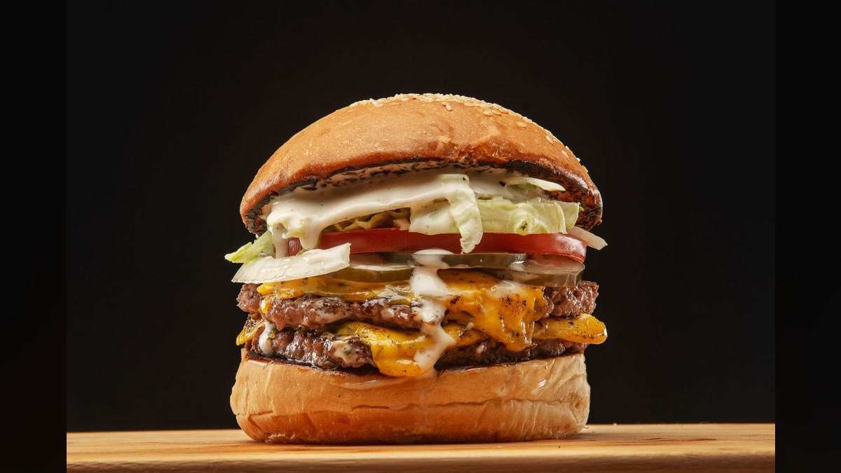 Should I open or buy a Fatburger franchise in 2027 — figure 5