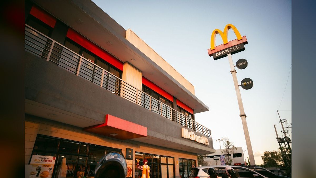 Should I open or buy a Pei Wei franchise in 2027?