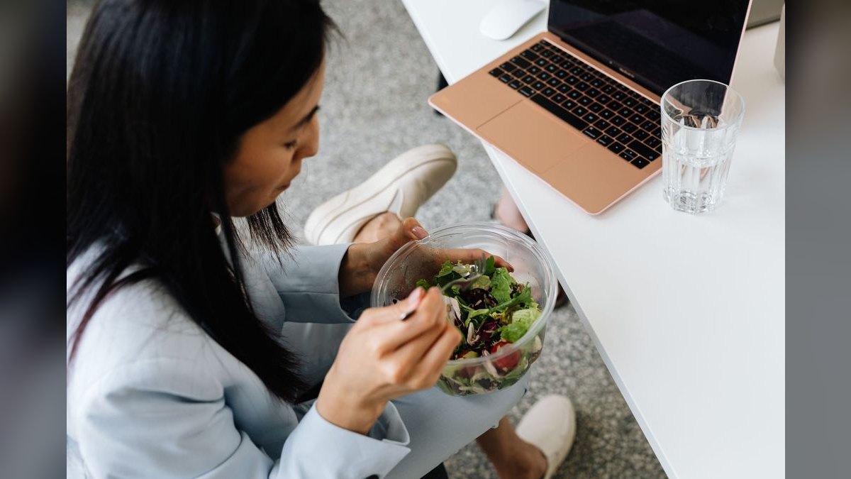 Should I open or buy a Just Salad franchise in 2027?