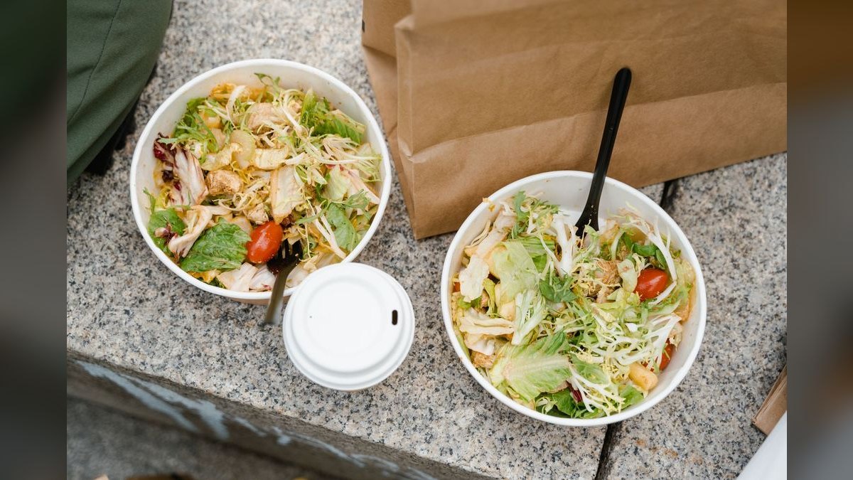 Should I open or buy a Salad and Go franchise in 2027 — figure 1