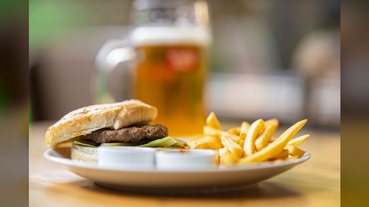 Should I open or buy an Applebee's franchise in 2027 — figure 1