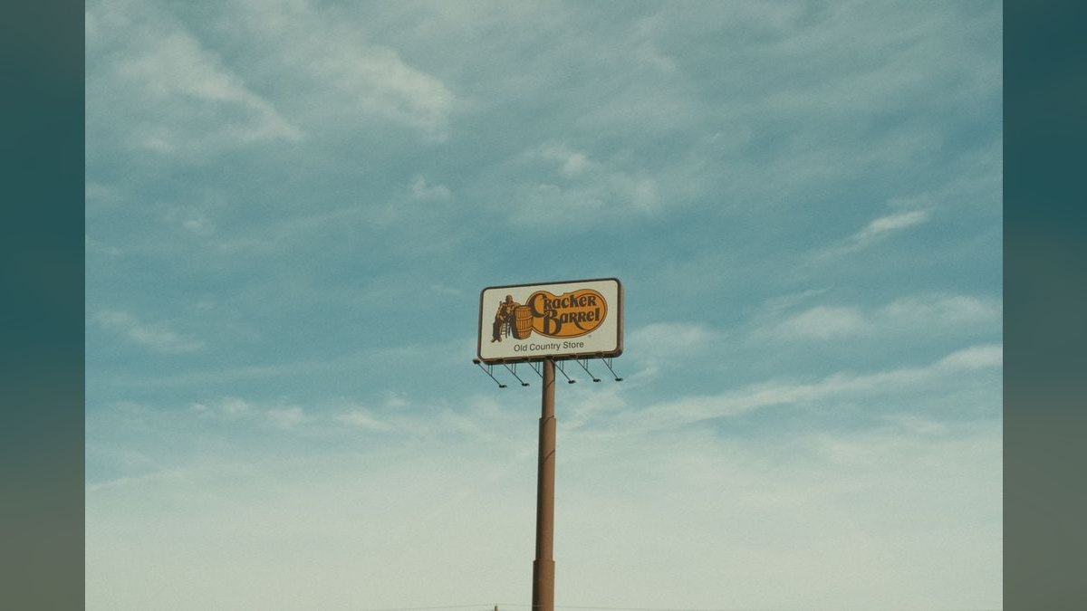 Should I open or buy a Cracker Barrel franchise in 2027?