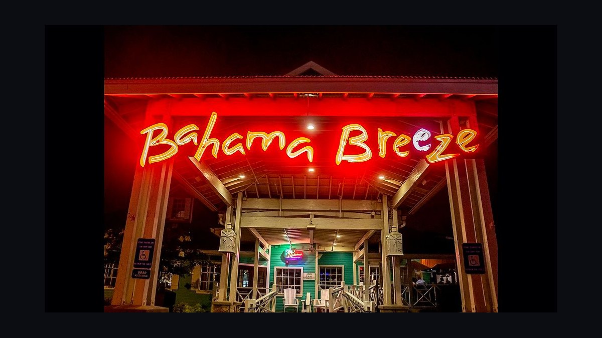Should I open or buy a Bahama Breeze franchise in 2027 — figure 2