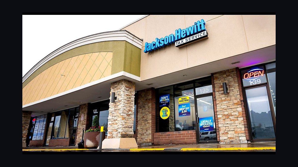 Should I open or buy a Jackson Hewitt franchise in 2027?