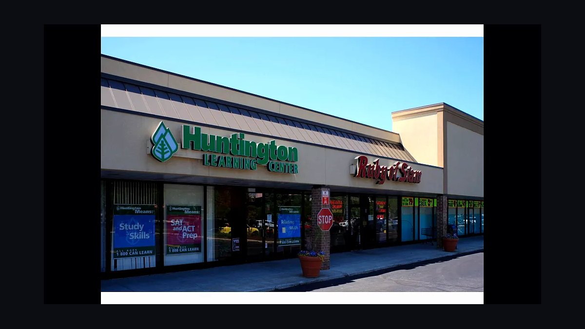 Should I open or buy a Huntington Learning Center franchise in 2027?
