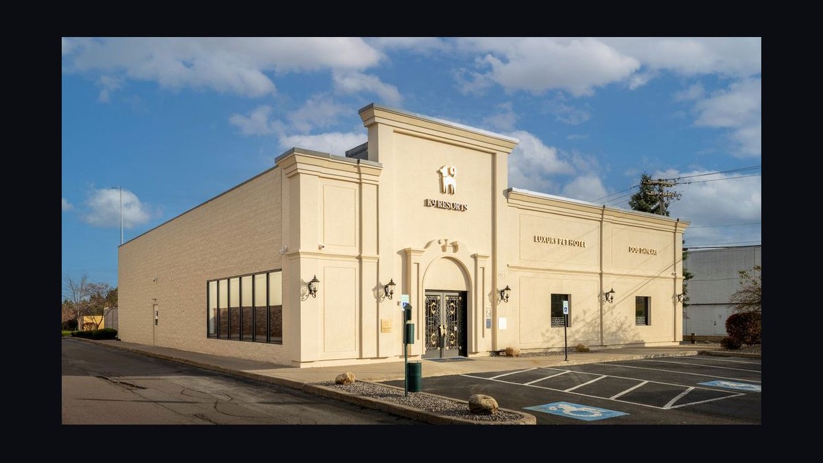 Should I open or buy a K9 Resorts Luxury Pet Hotel franchise in 2027 — figure 1