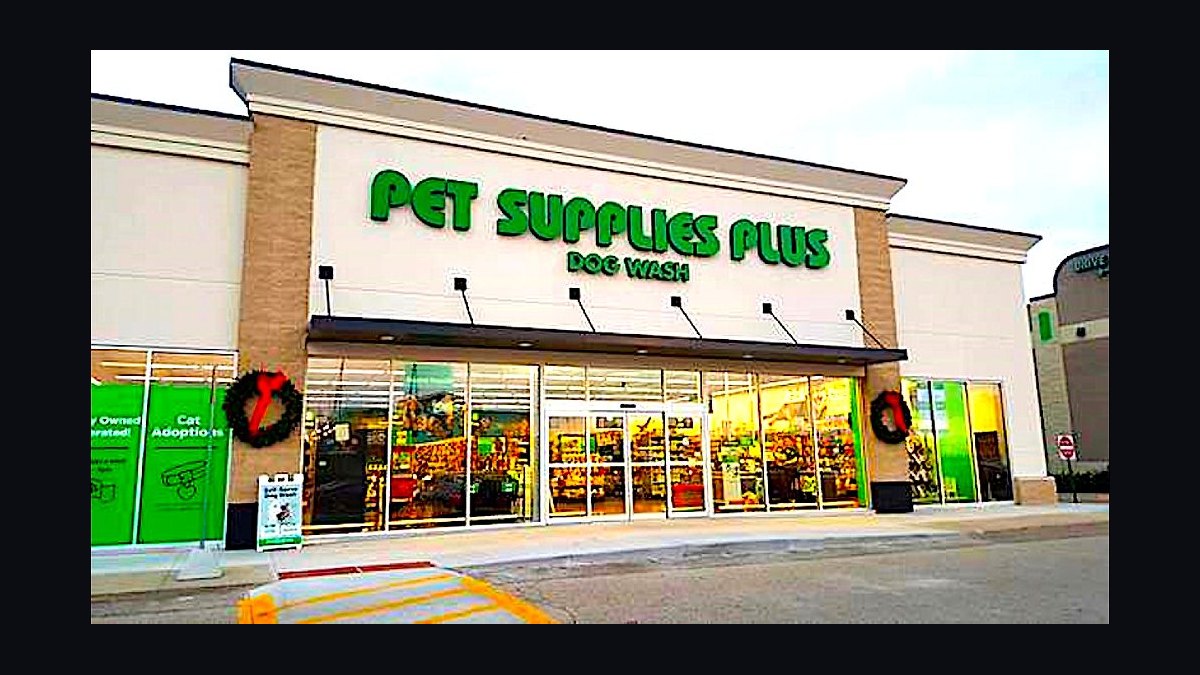 Should I open or buy a Pet Supplies Plus franchise in 2027?