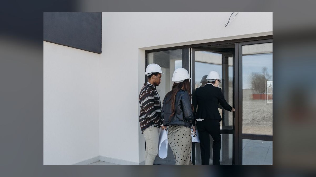 Should I open or buy a Realty ONE Group franchise in 2027 — figure 8