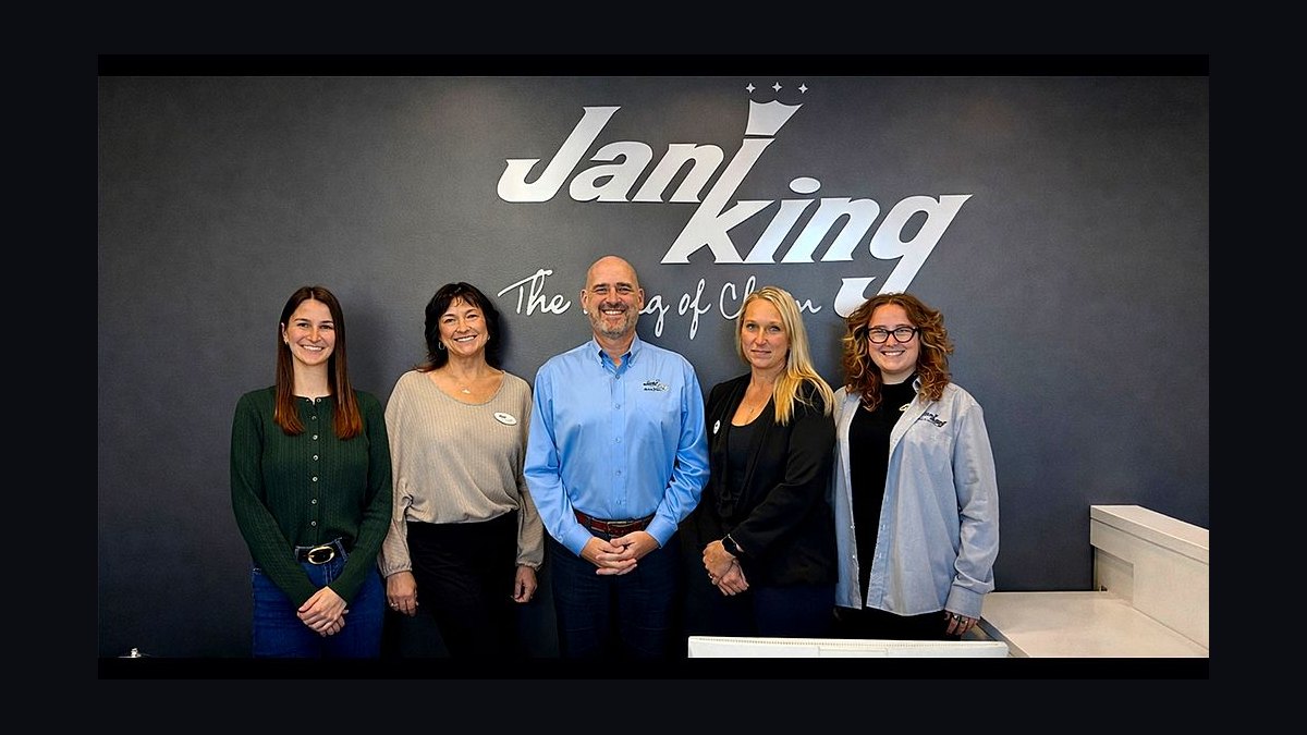 Should I open or buy a Jani-King franchise in 2027?