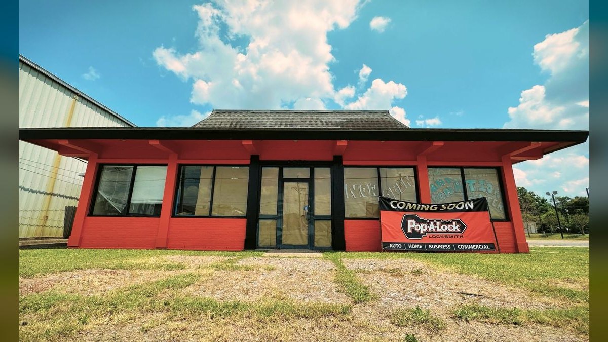 Should I open or buy a Pop-A-Lock franchise in 2027?